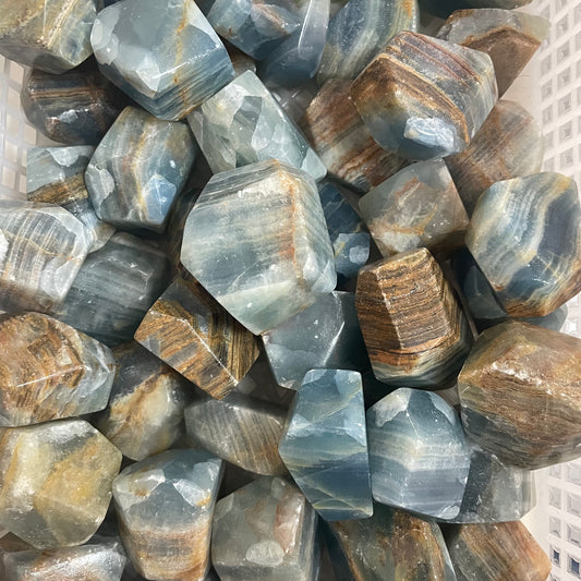 1kg Blue onyx freeform