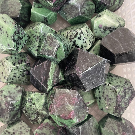 1kg Ruby in zoisite freeform