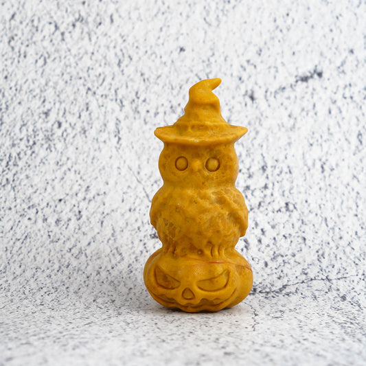 Yellow Jade Hand Carved Owl Stand On The Pumpkin Skull