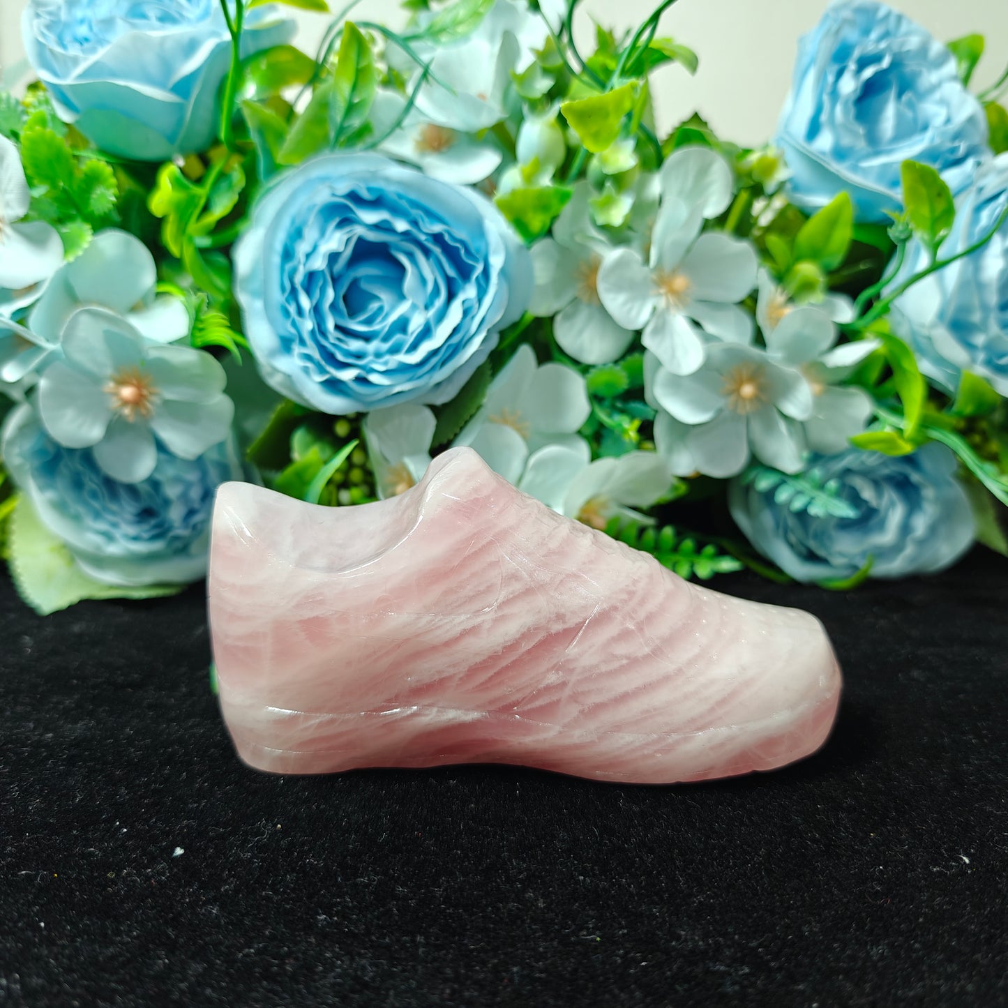 Hand Carved Rose Quartz Shoe For Decoration And Gift