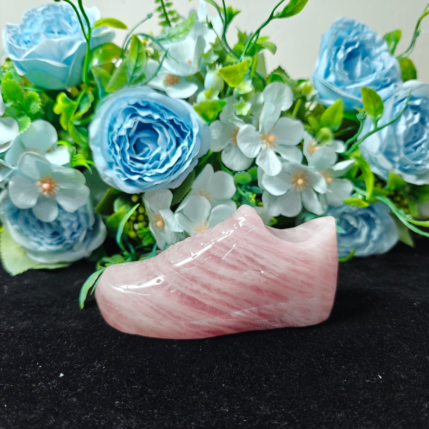 Hand Carved Rose Quartz Shoe For Decoration And Gift