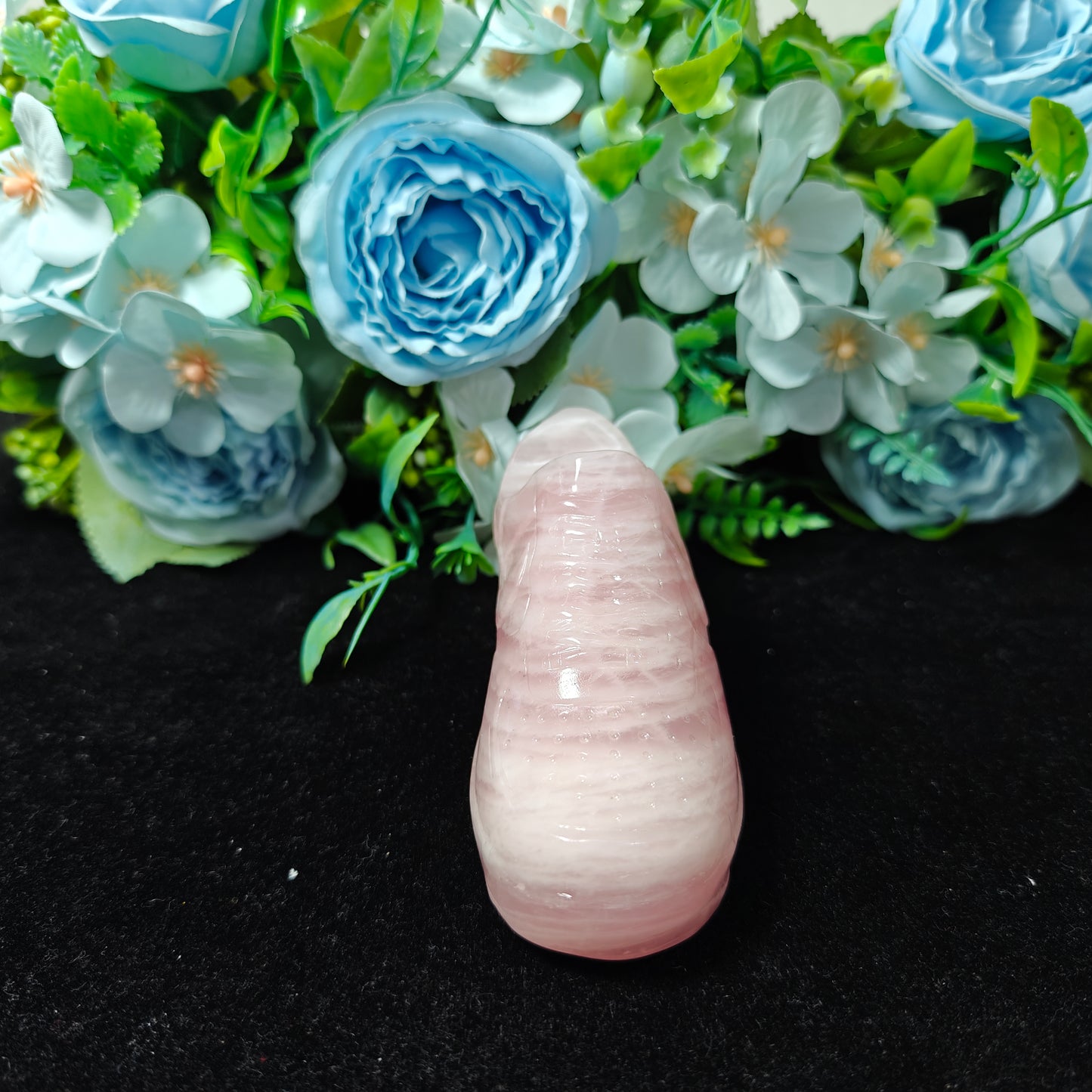 Hand Carved Rose Quartz Shoe For Decoration And Gift