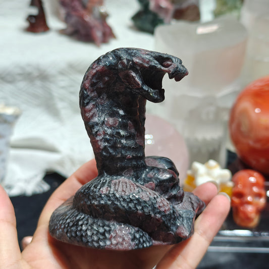 Hand Carved Garnet Cobra For Decoration And Gift