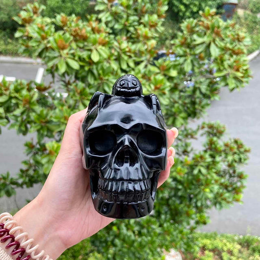 Obsidian Skull With Spider Skull Model Halloween Decoration Sculpture Collection