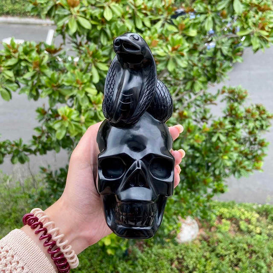 Obsidian Skull With Snake Skull Model Halloween Decoration Sculpture Collection