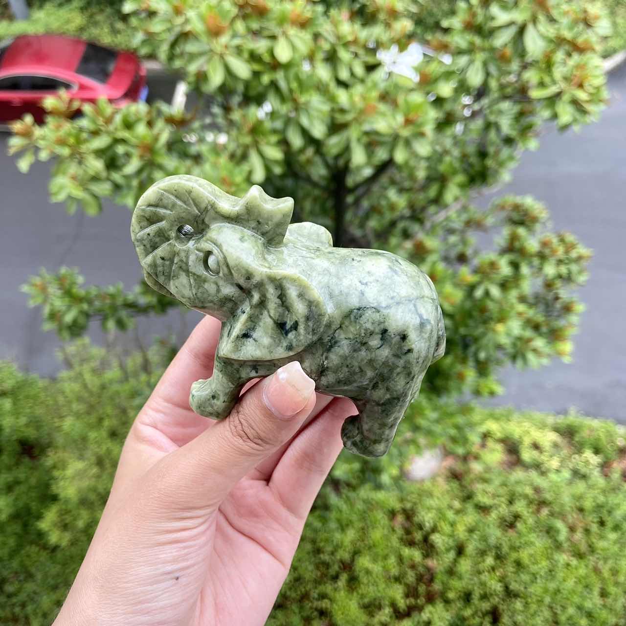 Xiuyu Jade Elephant Animal Totem Spiritual Stone Crystal Ornaments Collection Crystal Healing