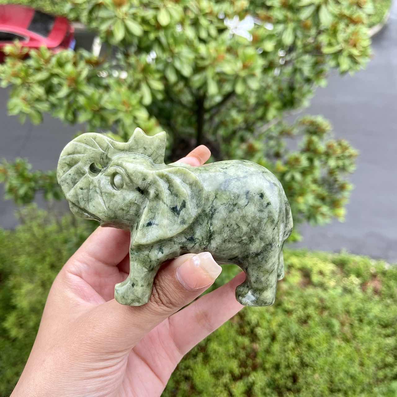 Xiuyu Jade Elephant Animal Totem Spiritual Stone Crystal Ornaments Collection Crystal Healing