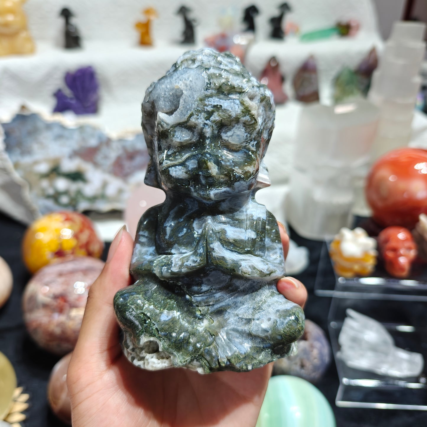 Hand Carved Moss Agate Buddha For Decoration And Gift