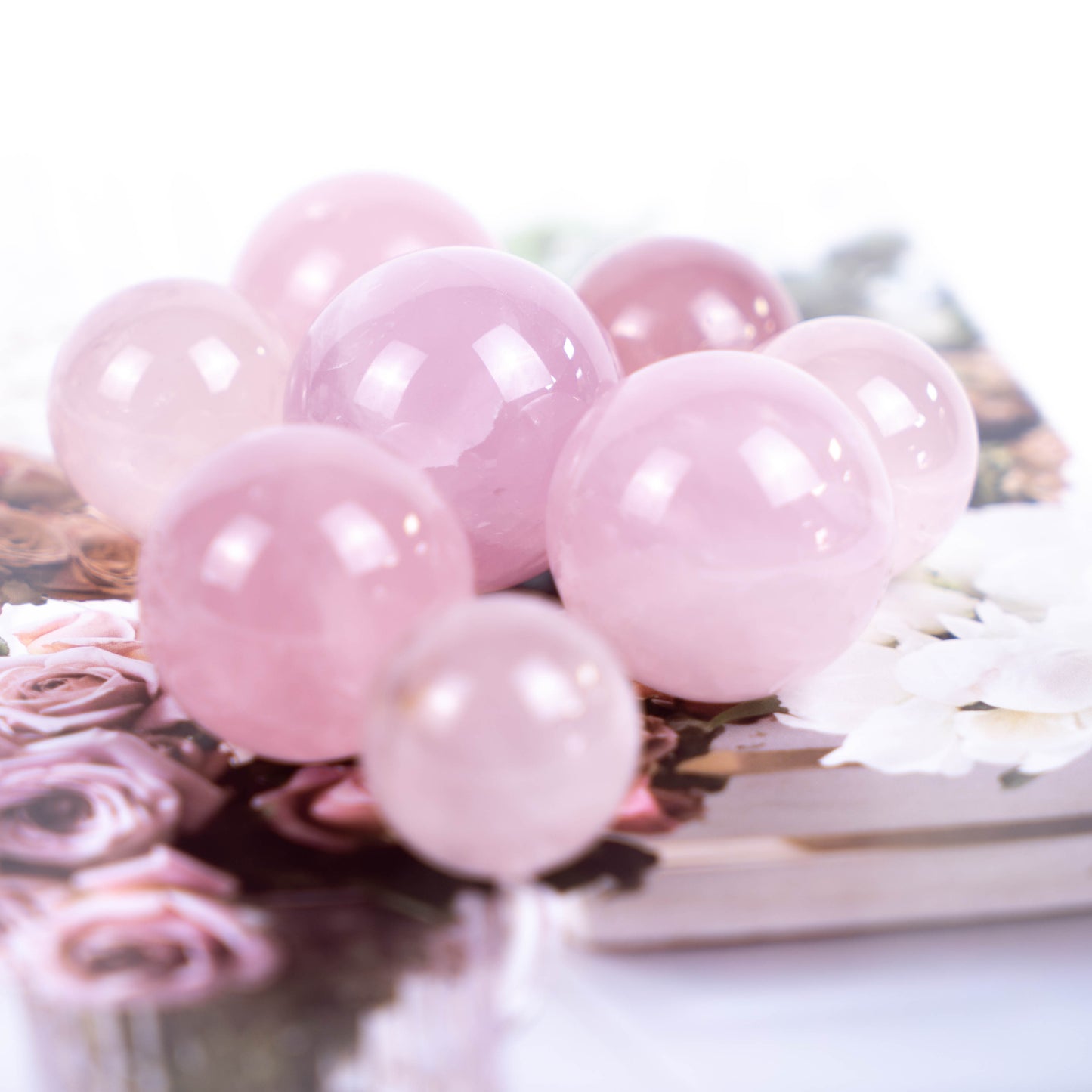 Wholesale Rose Quartz Crystal Ball Chakra Healing Gemstone Crystal Ball Natural Quartz Gemstones Sphere For Healing Meditation Feng Shui Home Decoration