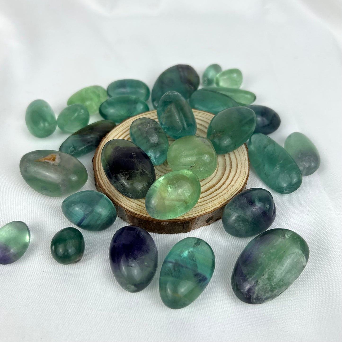 Kindfull Wholesale natural quartz polished green crystals healing stones green fluorite bulk tumbled stones