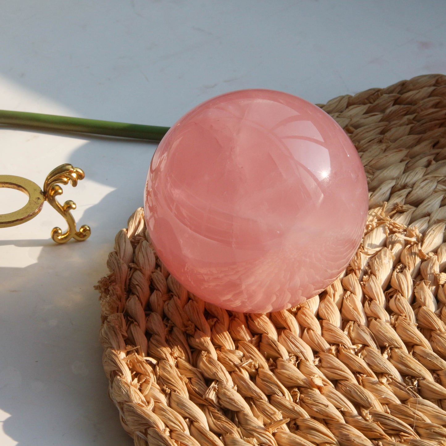 Wholesale Rose Quartz Sphere Chakra Healing Gemstone Crystal Ball Natural Quartz Gemstones Sphere For Healing Meditation Feng Shui Home Decoration