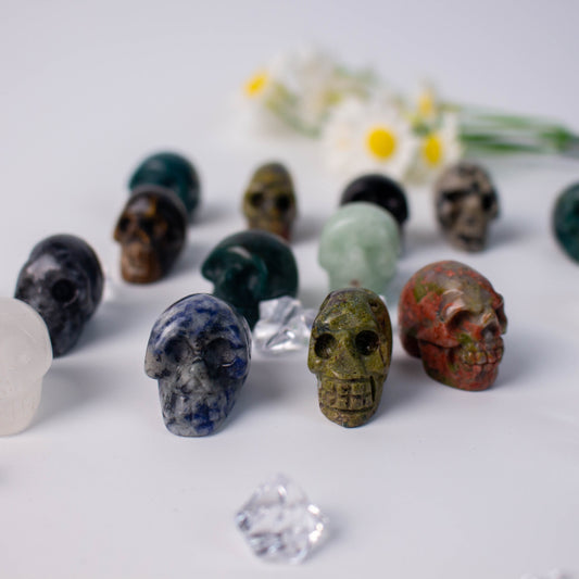 Carving Skulls With Different Materials Skull Decor Figurines Natural Carved Healing Crystal Stones Sculpture